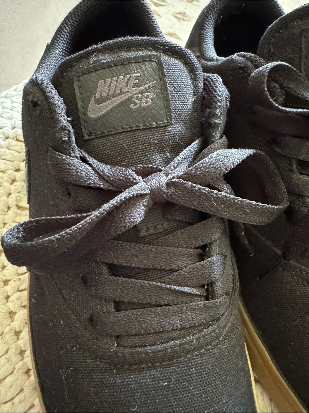Nike Youth 7Y Black Low-Top Sneakers with Black Laces